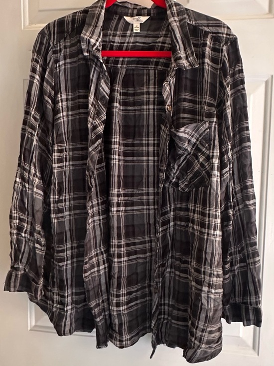 Terra & Sky Tops - Terra & Sky Black and Gray Plaid Button-Down Shirt